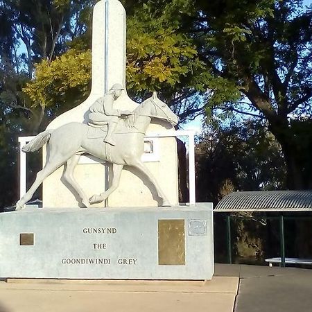 Pioneer Motel Goondiwindi Buitenkant foto