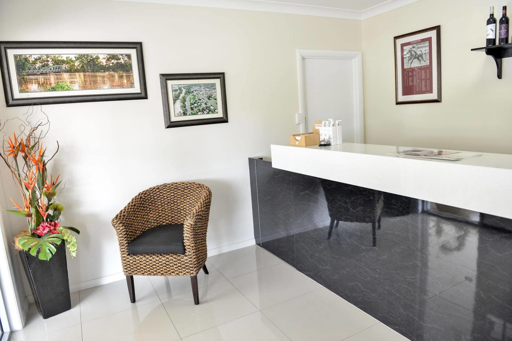 Pioneer Motel Goondiwindi Buitenkant foto
